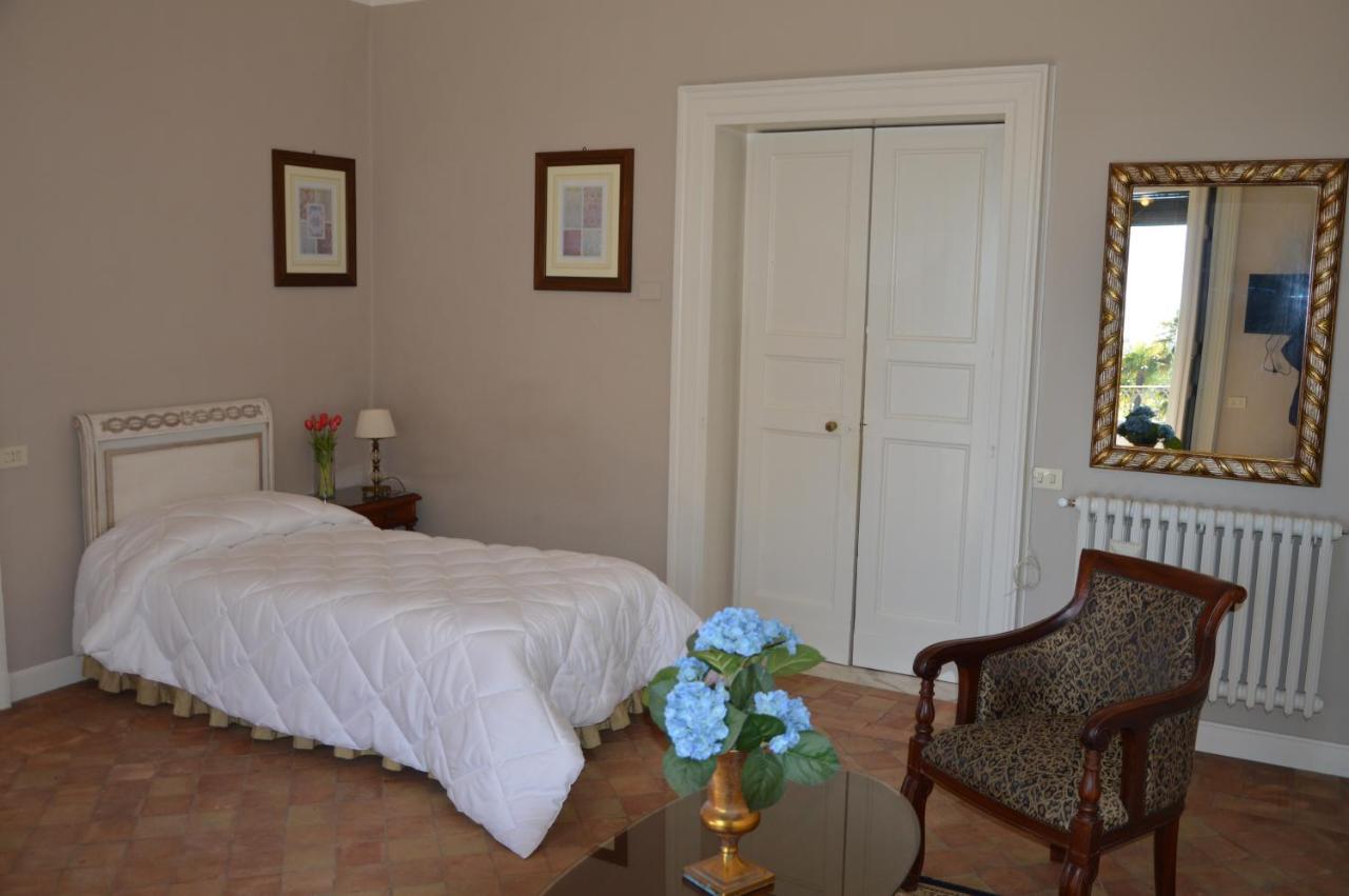Le Stanze Dei Mori - Quadrupla Con Bagno Privato Bed & Breakfast Mascalucia Bagian luar foto